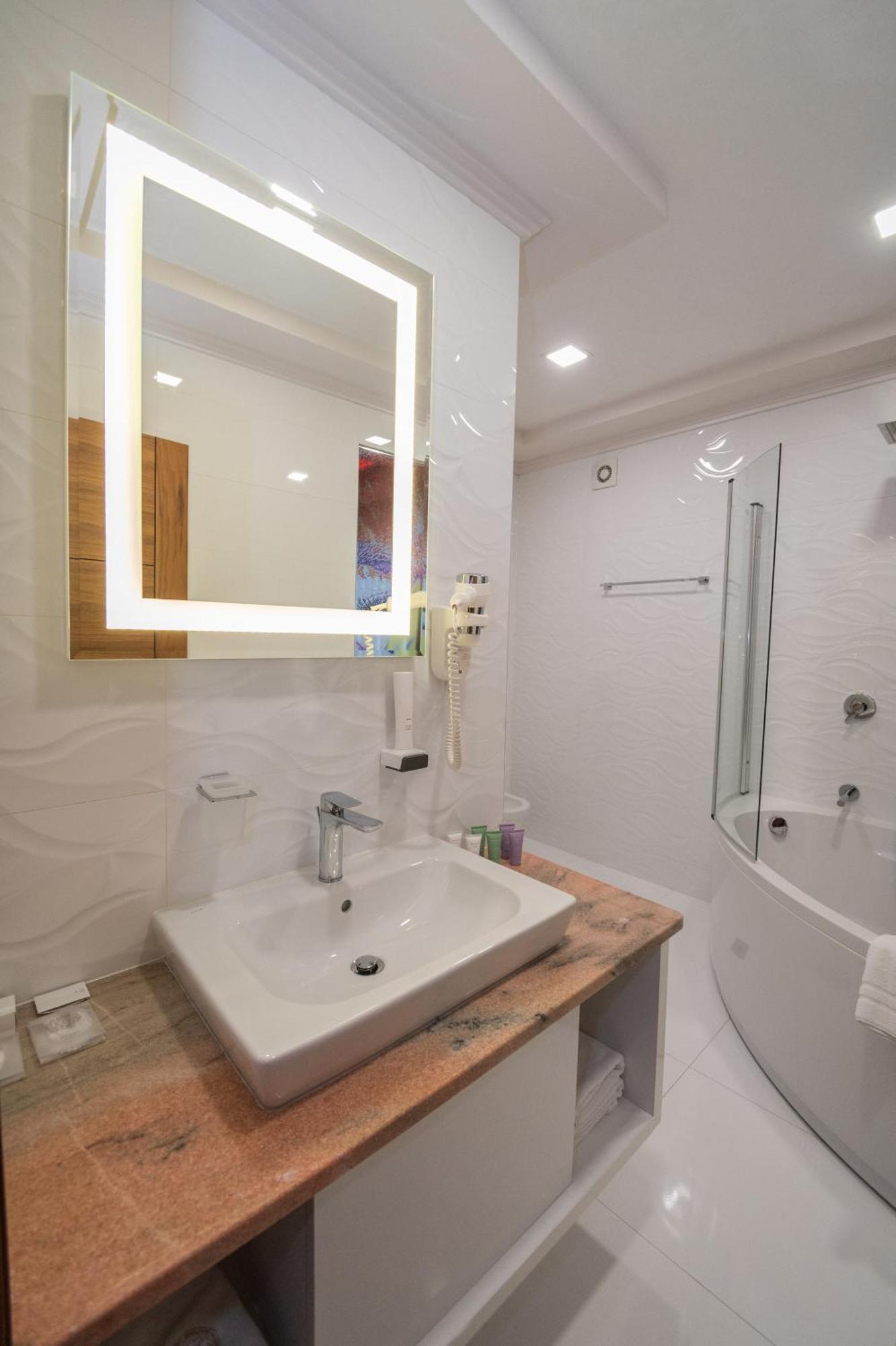 Hotel Park Srebrenik Bagian luar foto